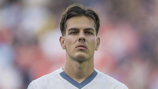 鉴于两队都 鉴于两队都